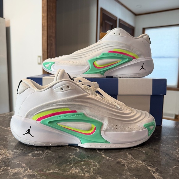 Jordan Other - NEW Jordan Luka 3- White/Black Volt Glow (HQ5054-107)